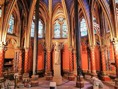 Sainte Chapelle: capela inferior para os domésticos do Palacio real.