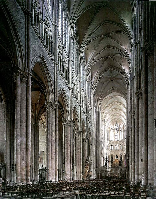 Nave principal da catedral de Amiens